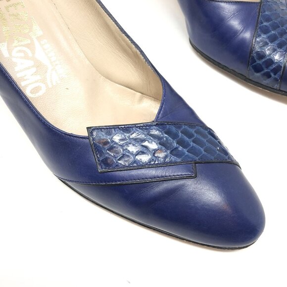 Salvatore Ferragamo Blue Leather Mid-Heel Pumps Textured Size 7 AA Vintage Italy - Picture 12 of 13